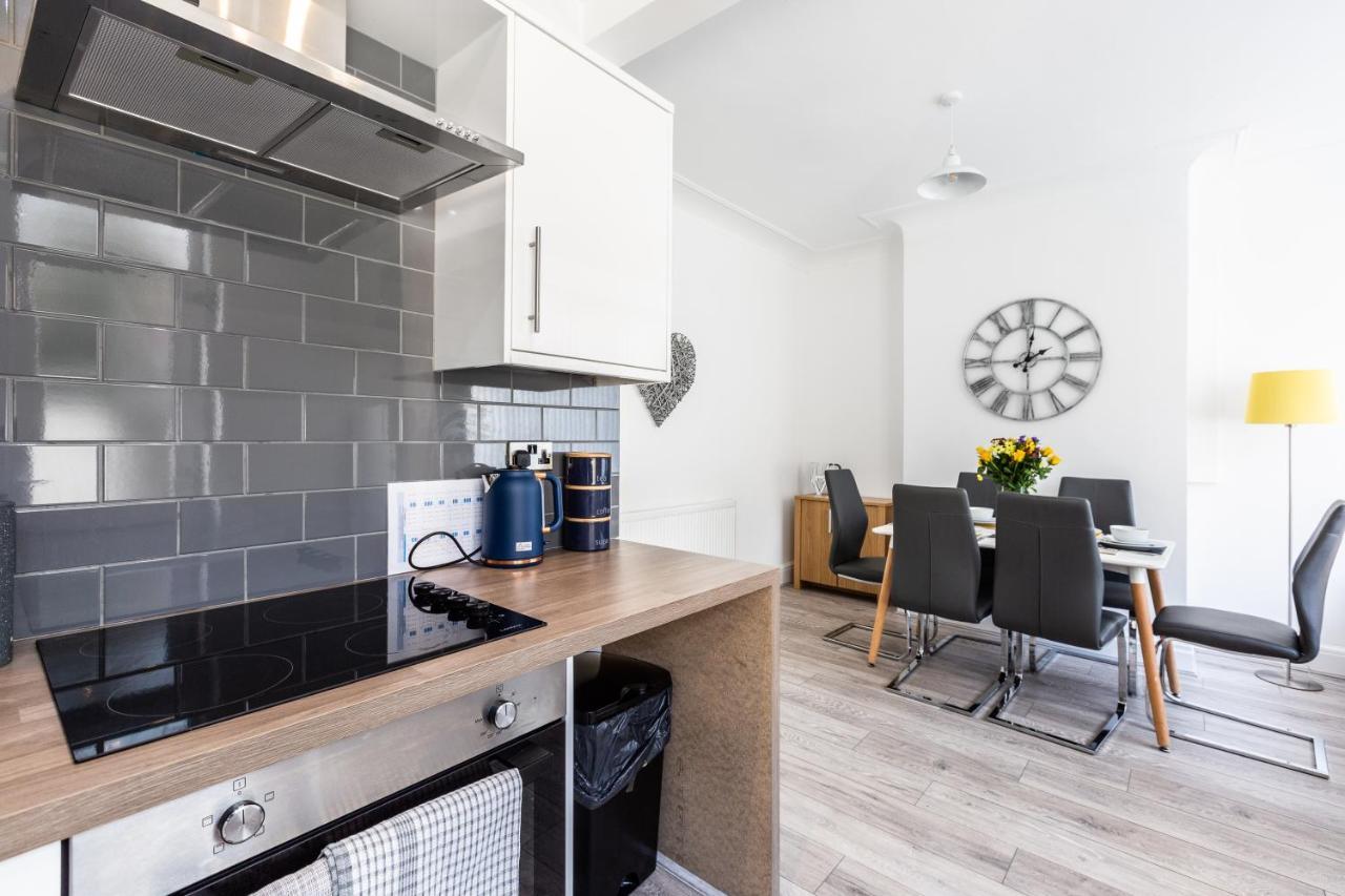 Vila Connaught House - Wi-Fi, Parking, Contractors Preston  Exteriér fotografie