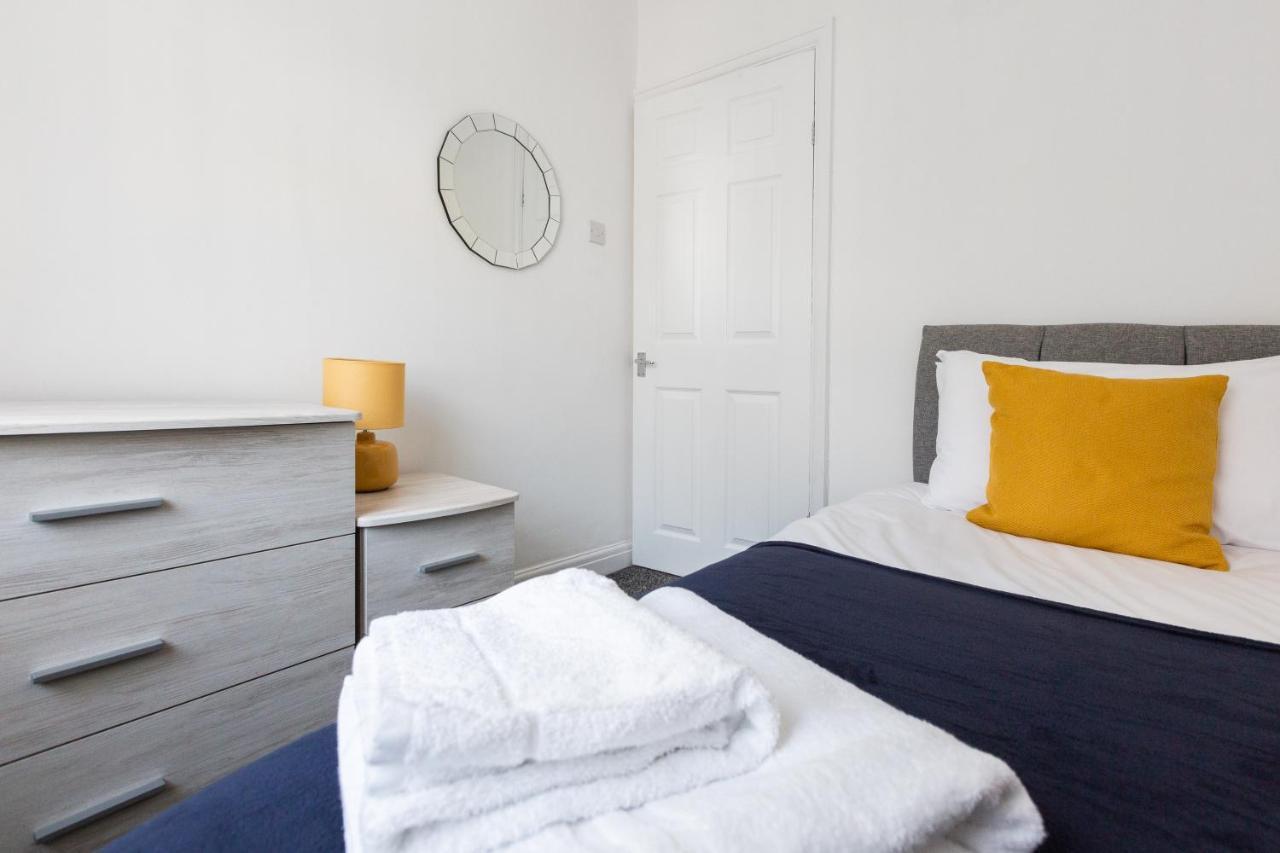 Vila Connaught House - Wi-Fi, Parking, Contractors Preston  Exteriér fotografie